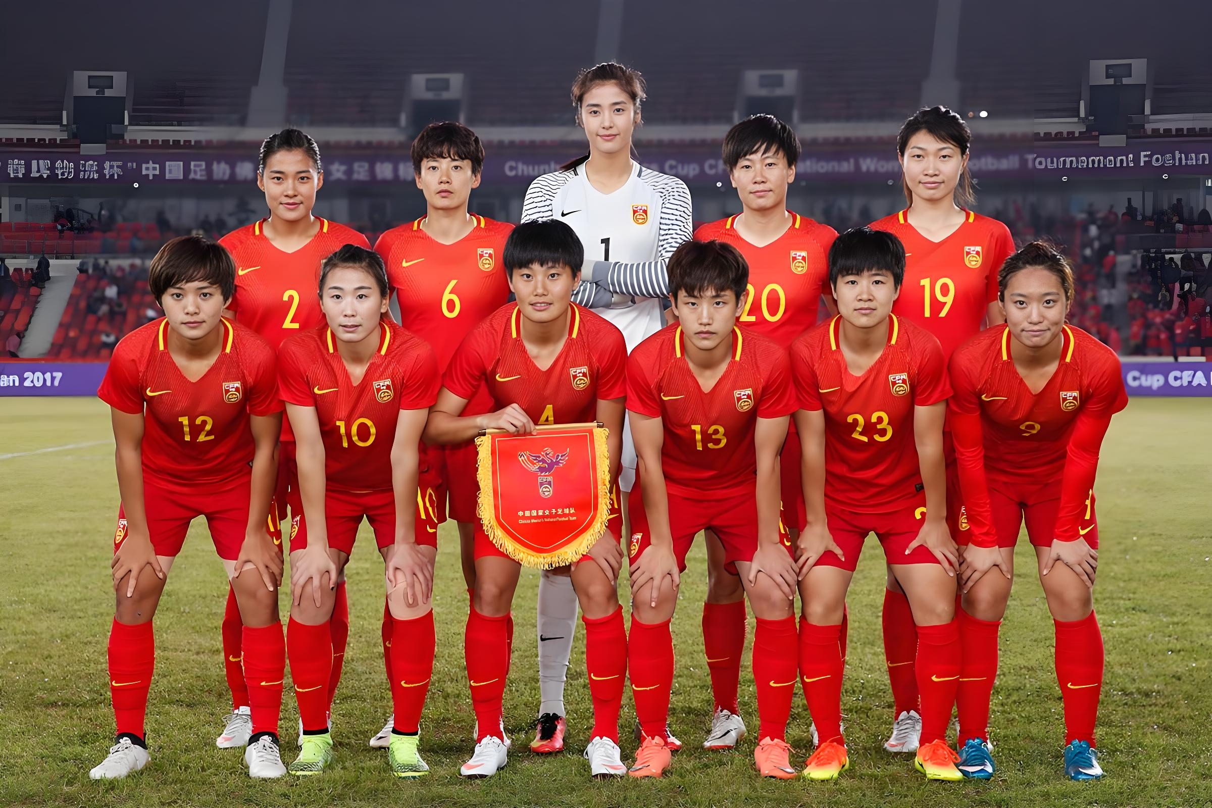 足球比赛中华人女队取得重大突破