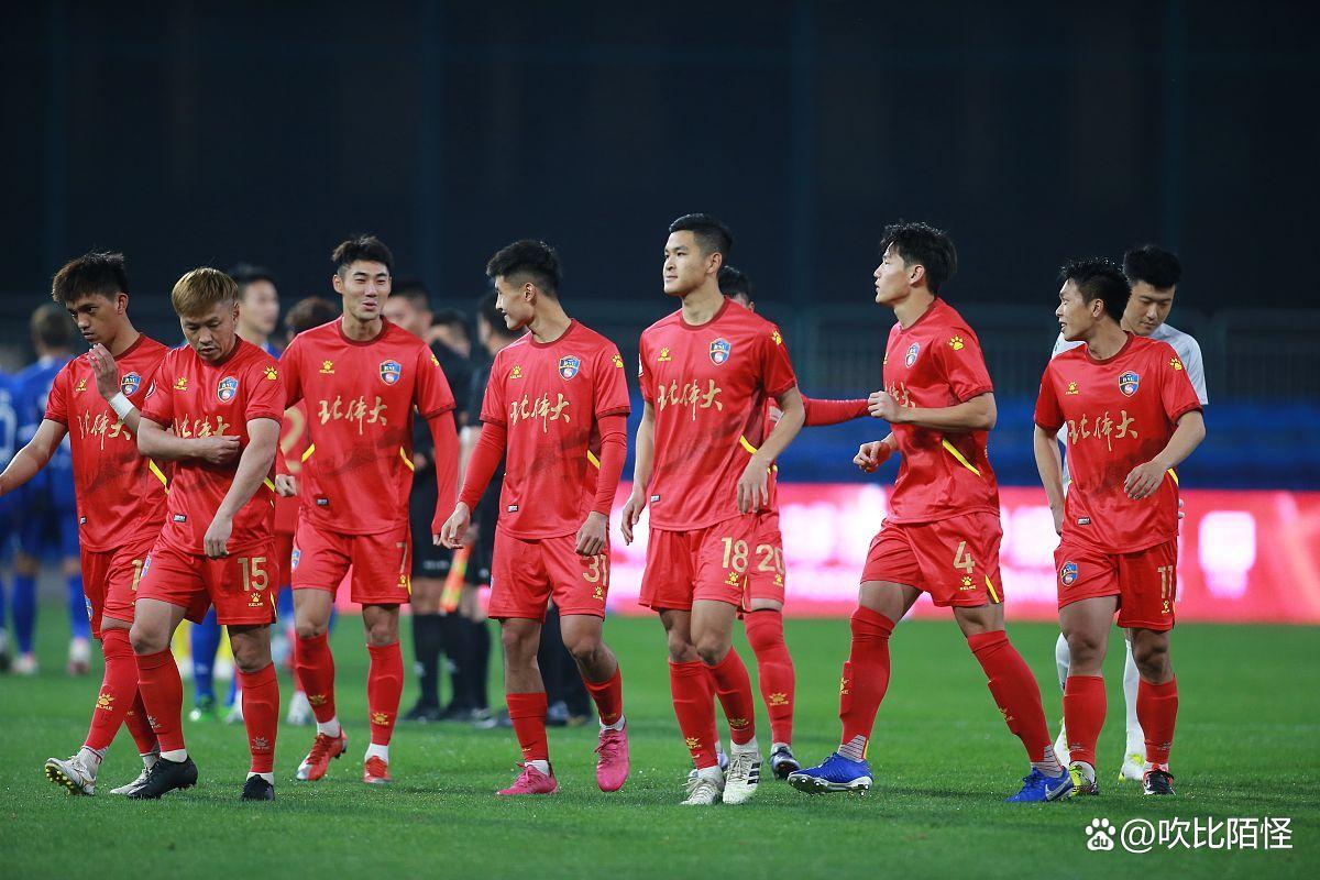 国内著名足球比赛引爆热度,球员备战精气神十足 国内著名足球比赛引爆热度,球员备战精气神十足