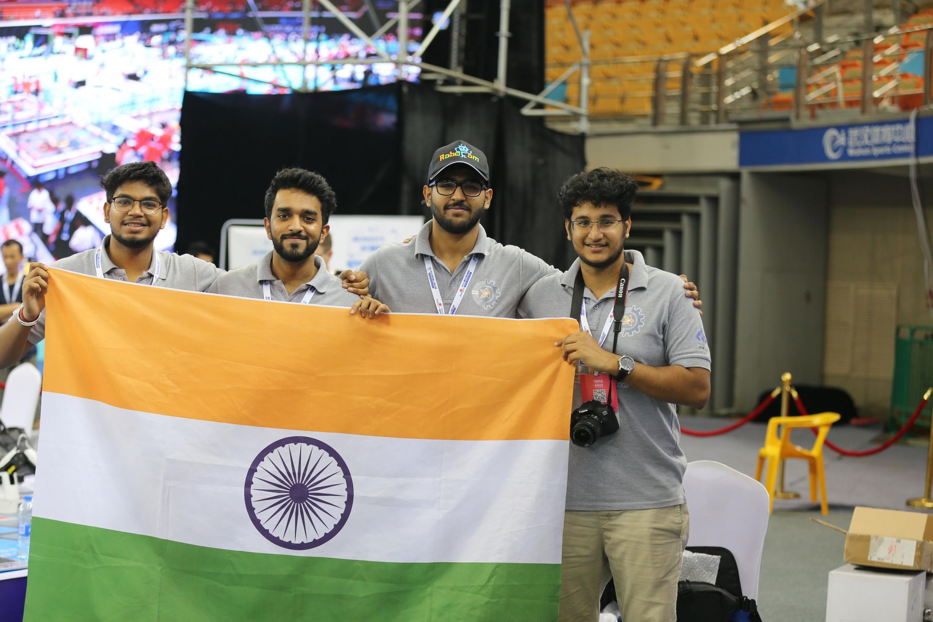 印度队在国际赛事中开门红,赢得观众掌声 印度队在国际赛事中开门红,赢得观众掌声