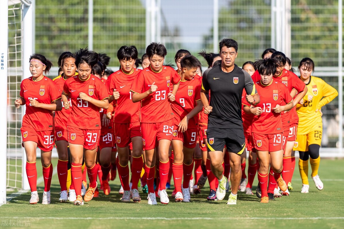 新疆女足备战紧张,备受期待 新疆女足备战紧张,备受期待