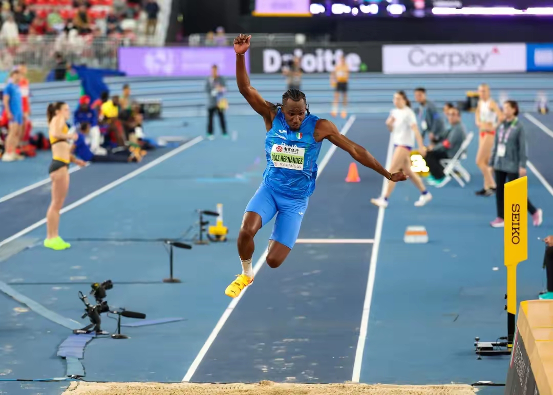 关于跳高比赛：巴西选手创造新纪录的信息