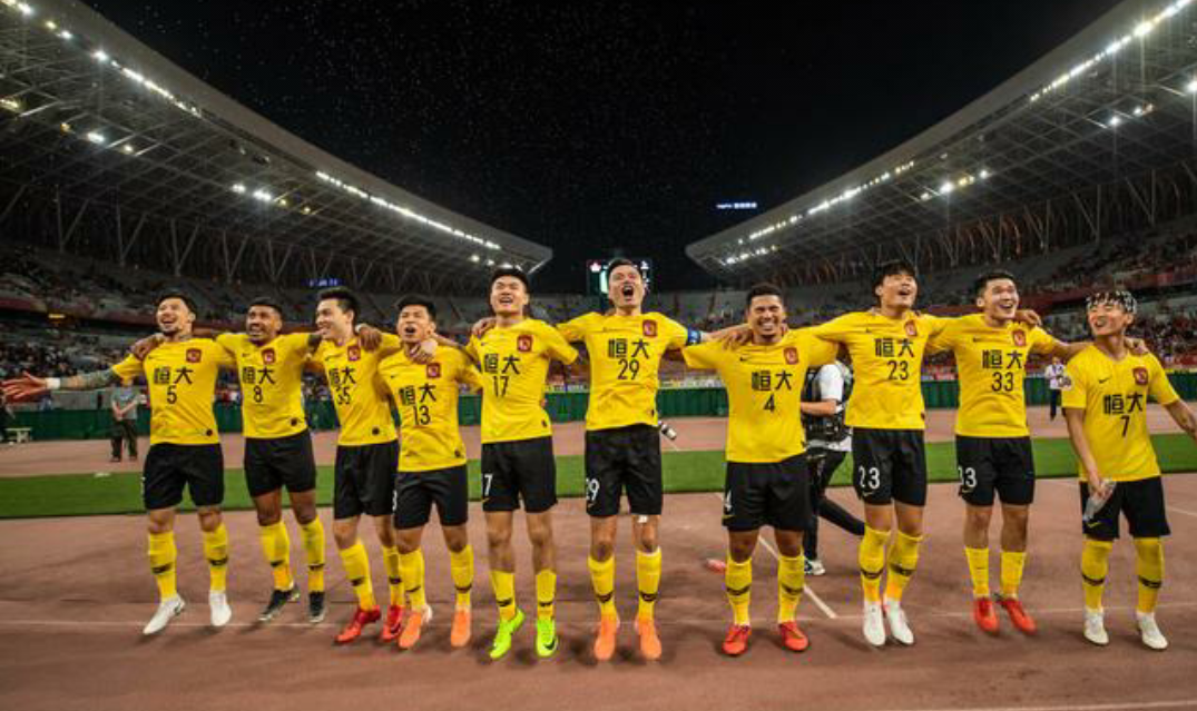 包含亚冠淘汰赛激情开打，广州恒大再添壮举的词条