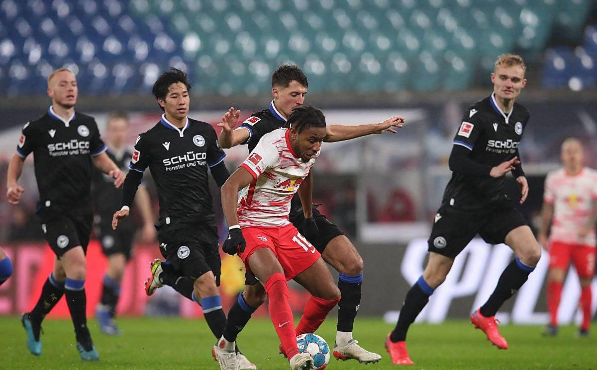 B体育app下载地址-RB莱比锡取得关键胜利，逼近前四位置的简单介绍