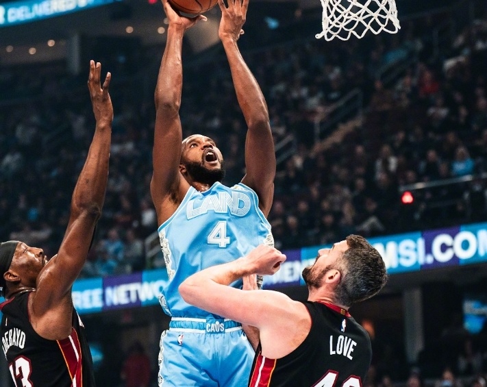 B体育视频-公牛主场大胜凯尔特人，领跑东部