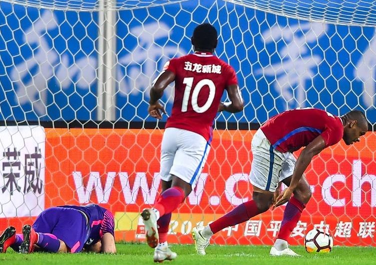 B体育课程-包含奥尔巴尼客场惨败，保级形势岌岌可危的词条