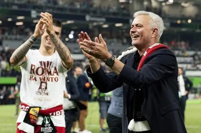 罗马球迷呼吁主帅下课，球队欲重组管理团队的简单介绍