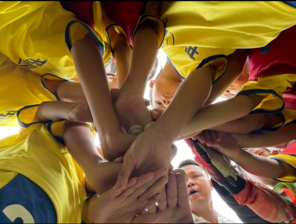 B体育在线登录-东亚球员团结一心，力压强敌