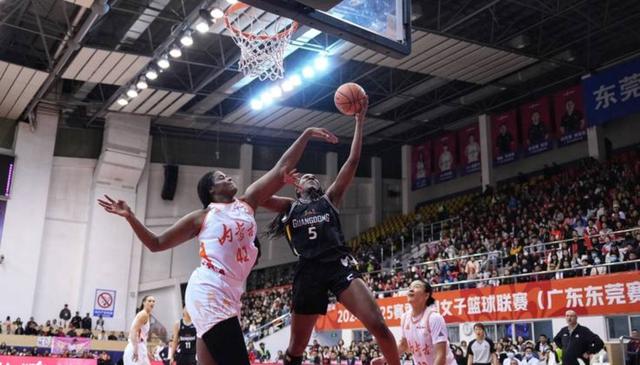 B体育链接-球队在中国职业篮球联赛中实力碾压对手