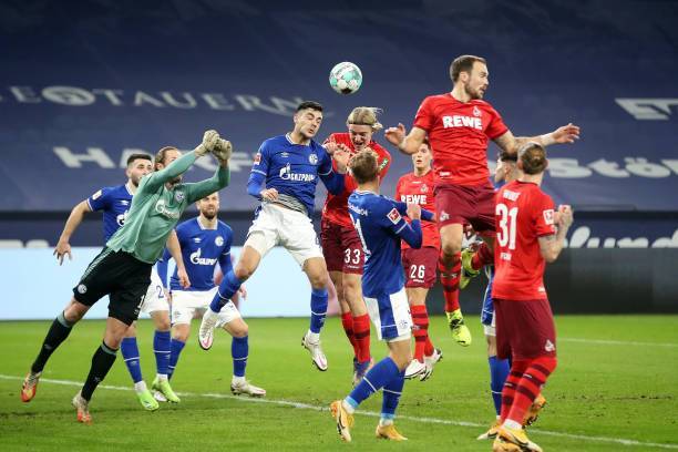 B体育官网app-罗马惨遭沙尔克绝杀，表现不尽如人意引发争议的简单介绍