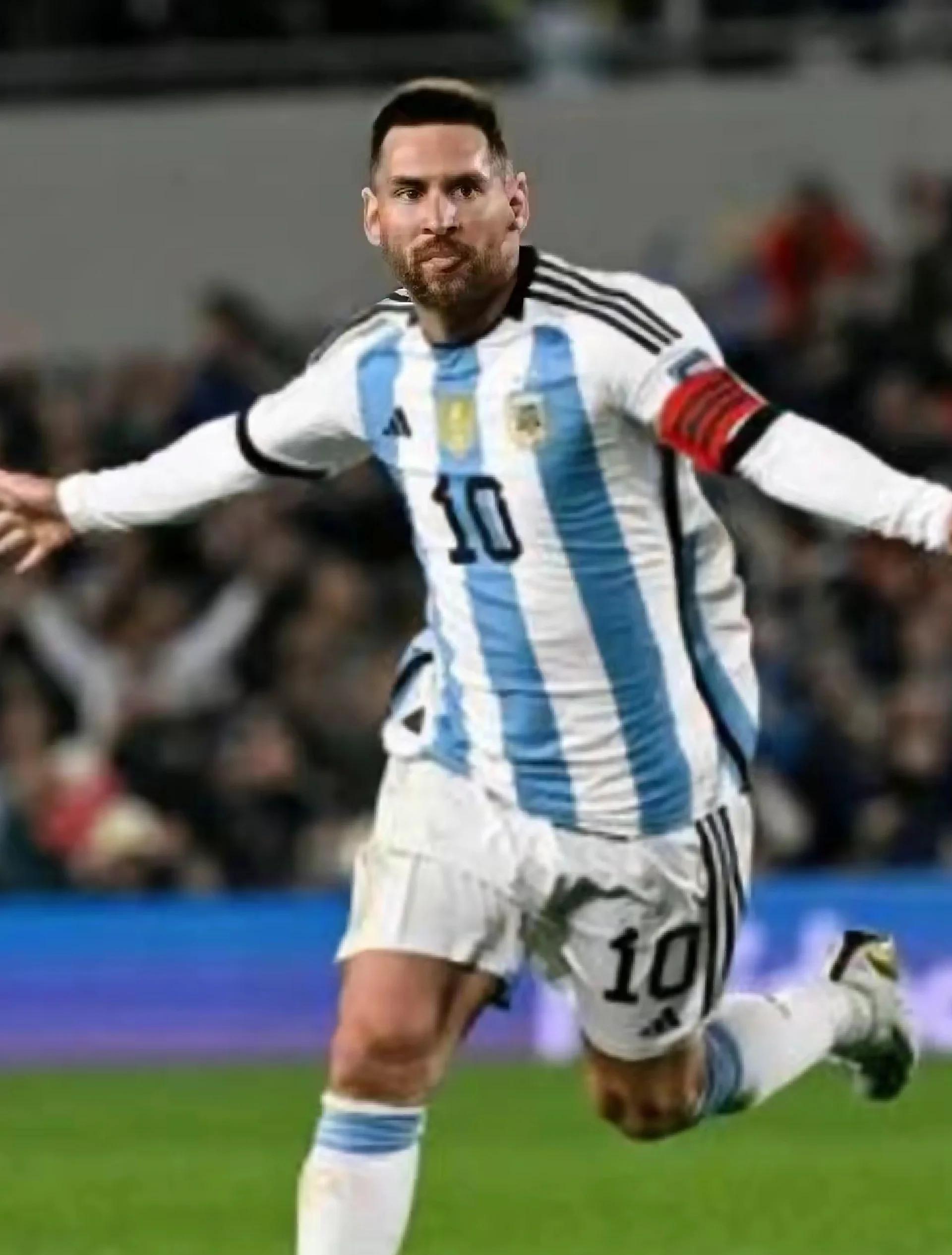 关于梅西协助阿根廷战胜智利，领先南美预选赛的信息